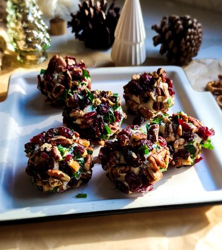 holiday recipes easy holiday recipe no bake recipe holiday appetizer no bake holiday appetizer goat cheese balls mini cheese ball charcuterie board easy recipe meal prep holiday prep holiday spread prep ahead make ahead