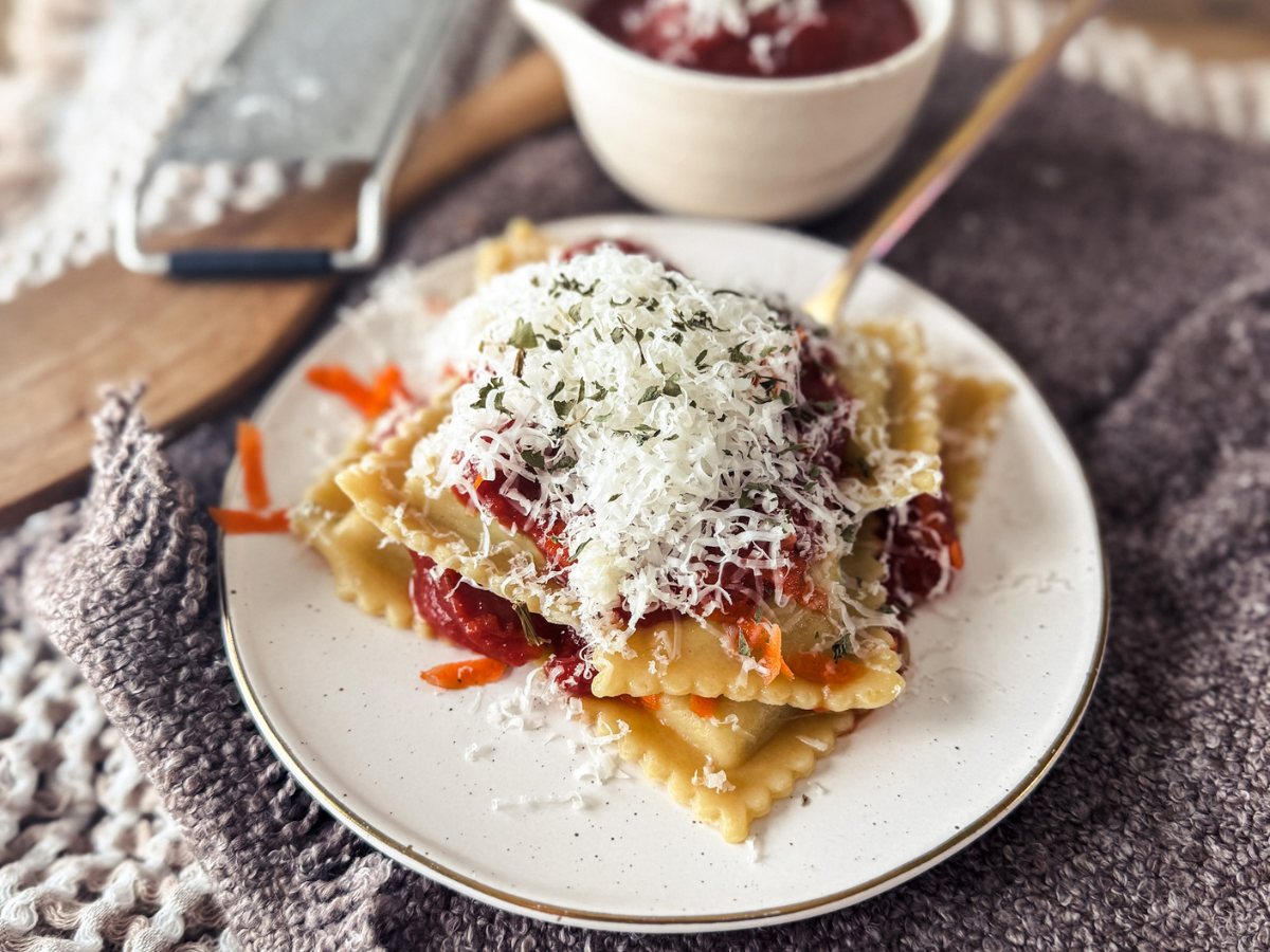 Slow Cooker Layered Ravioli Lasagna - Healthier Homemade Co Recipes